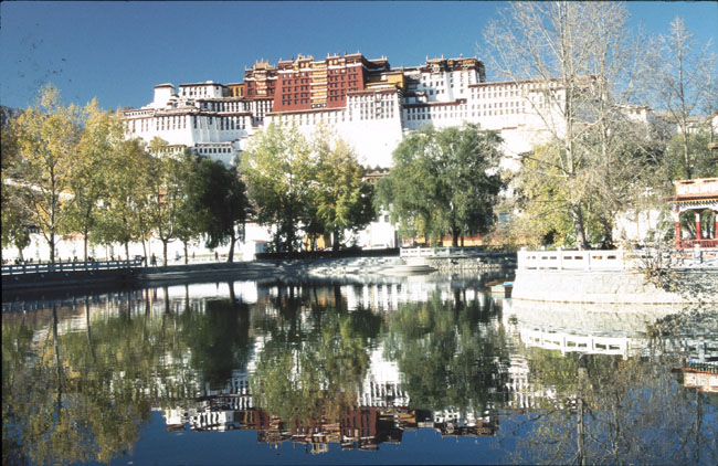 ST11: Lhasa (Potala Lhasa, Tibet, 06.11.05)
