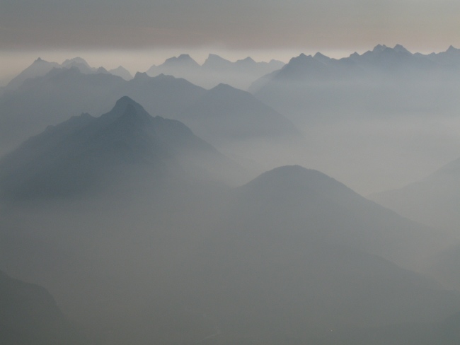 S6: Berge im Nebel (Hohe Munde, 21.04.07)

