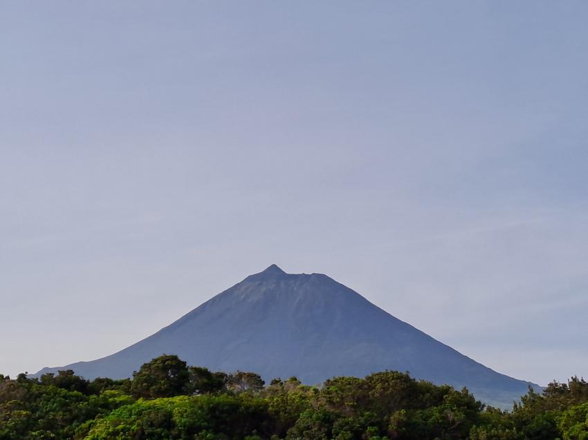 Montanha do Pico (2351m)
